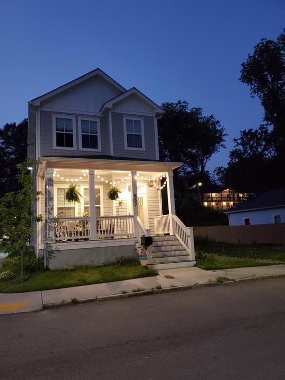 view of front of house with covered porch