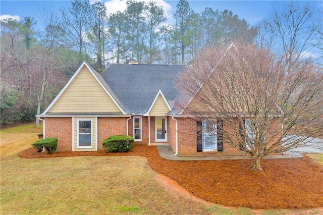 view of front of house featuring a front yard