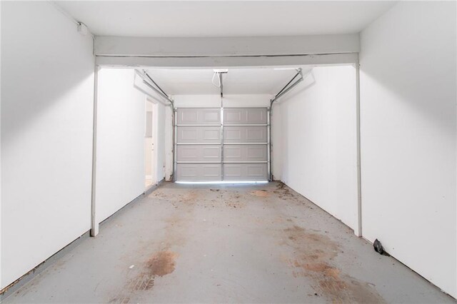 4766 White Oak Path, Stone Mountain, GA 30088 - view of garage
