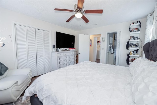 bedroom featuring ceiling fan, a textured ceiling, and a closet