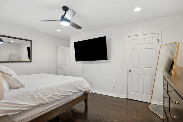 bedroom featuring dark wood-type flooring and ceiling fan