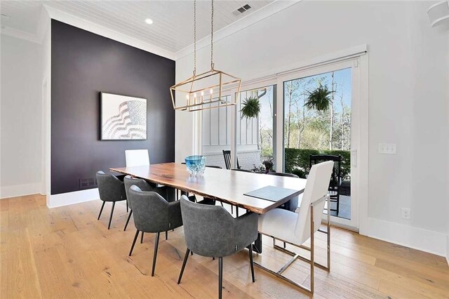 1455 Rucker Cir, Woodstock, GA 30188 - dining area featuring recessed lighting, an inviting chandelier, visible vents, baseboards, and light wood-style flooring