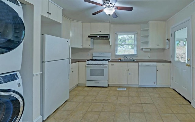 kitchen with a sink, stacked washer and clothes dryer, under cabinet range hood, white appliances, and ceiling fan