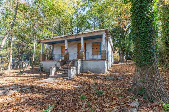 view of front of house with a porch