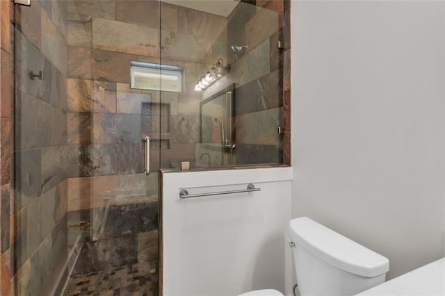 618 W Glade Creek Rd, Clarkesville, GA 30523 - full bath featuring toilet, tiled shower, and vanity