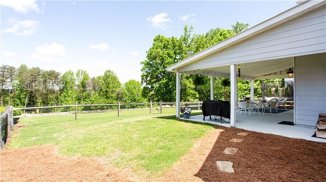 view of yard featuring a patio area