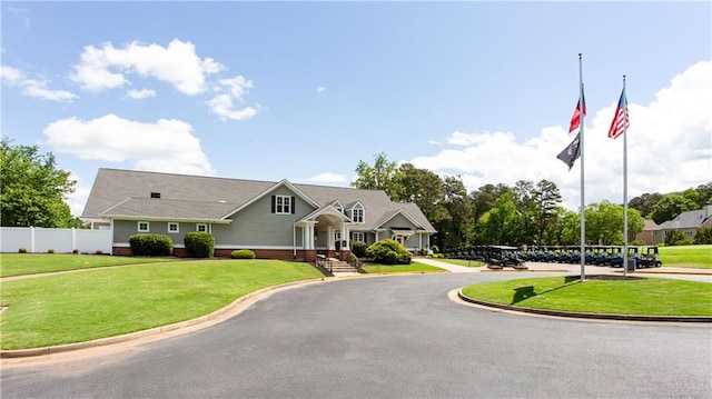 view of front of property