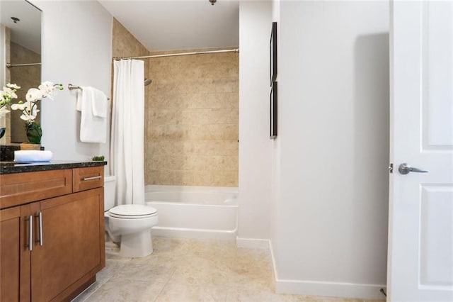 full bath featuring tile patterned floors, shower / bath combo with shower curtain, toilet, baseboards, and vanity