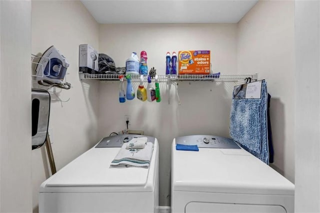829 Verdun Way, Marietta, GA 30064 - laundry area featuring separate washer and dryer and laundry area