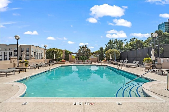 325 E Paces Ferry Rd NE Unit 703, Atlanta, GA 30305 - community pool featuring a patio