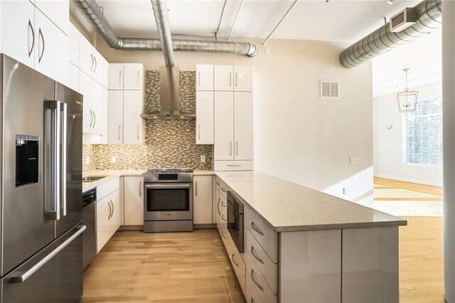 3820 Roswell Rd NE Unit 317, Atlanta, GA 30342 - spare room featuring a high ceiling, carpet flooring, baseboards, and ceiling fan