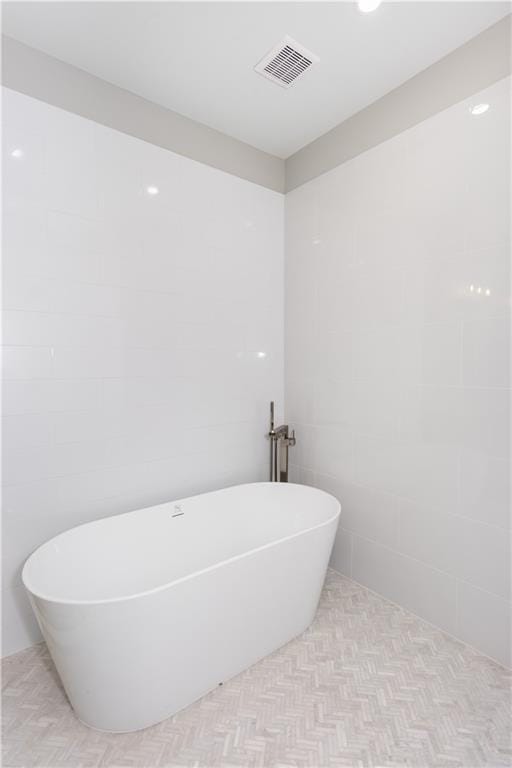 3286 Bachelor St, East Point, GA 30344 - full bathroom with a soaking tub and recessed lighting