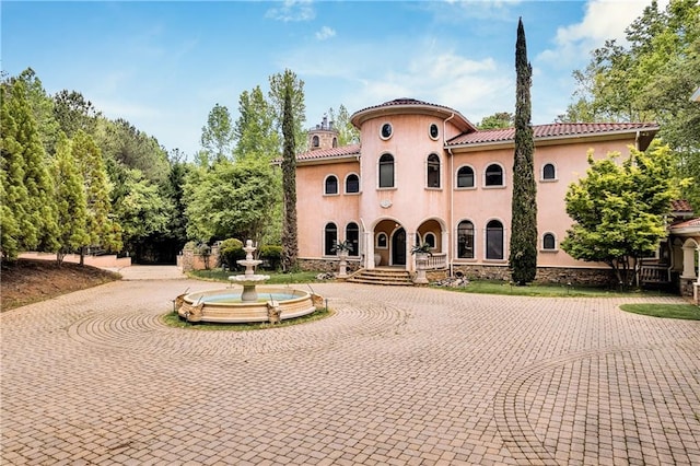 view of mediterranean / spanish-style home