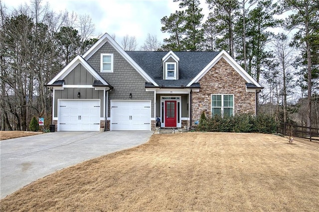 craftsman house featuring a garage