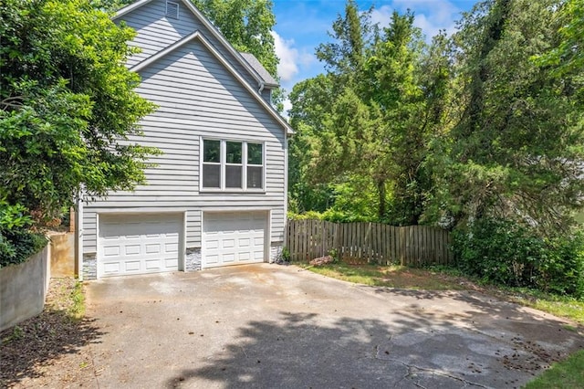 2196 Kildare Way NW, Kennesaw, GA 30152 - garage with driveway