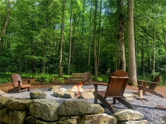 1084 Highgrove Dr, Talking Rock, GA 30175