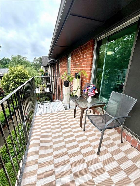 6851 Roswell Rd Unit D33, Atlanta, GA 30328 - view of balcony