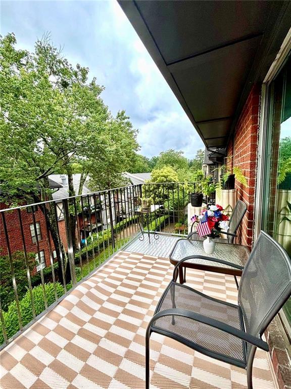 6851 Roswell Rd Unit D33, Atlanta, GA 30328 - view of balcony