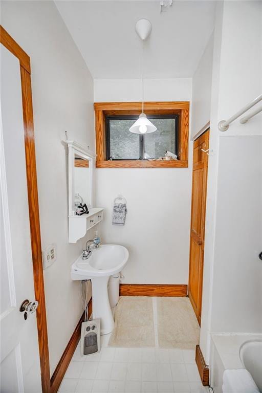 970 E Main St, Canton, GA 30114 - full bathroom featuring baseboards and a bathing tub