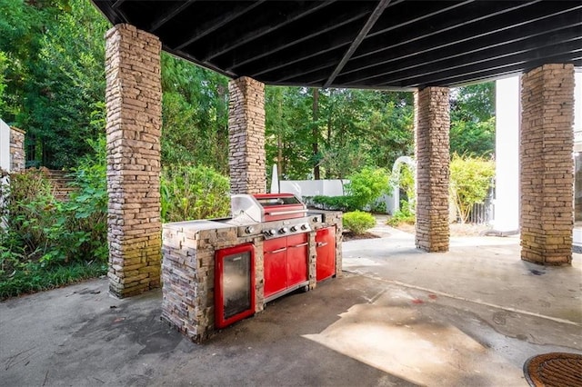 4670 Hamden Forest Dr SW, Atlanta, GA 30331 - view of patio