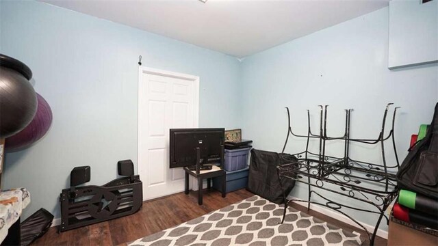 bedroom with ceiling fan, visible vents, and carpet flooring