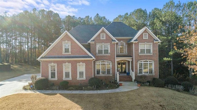 view of front of property with a front yard