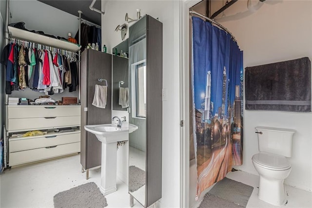 120 Ralph Mcgill Blvd NE Unit 1502, Atlanta, GA 30308 - full bath with toilet and a shower with shower curtain