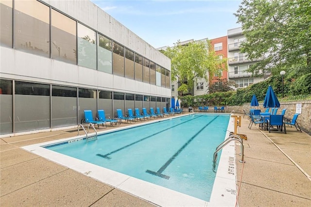 120 Ralph Mcgill Blvd NE Unit 1502, Atlanta, GA 30308 - community pool with a patio