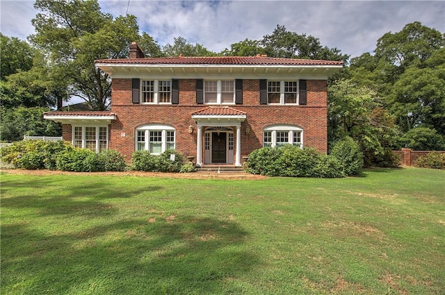 view of front of house featuring a front yard