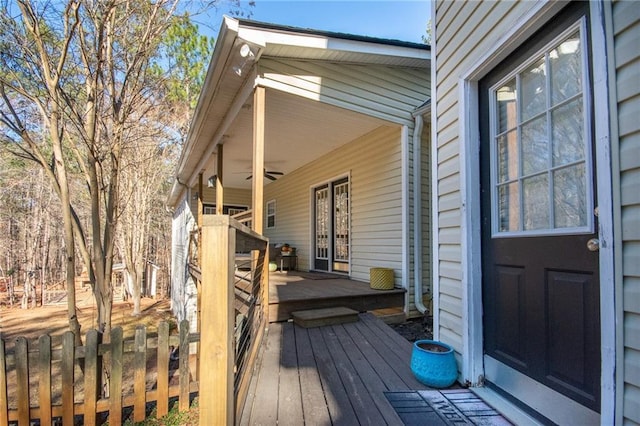 deck with ceiling fan