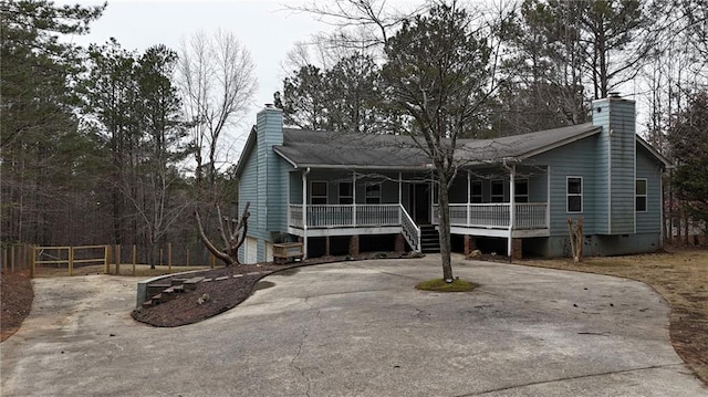 view of front facade with covered porch