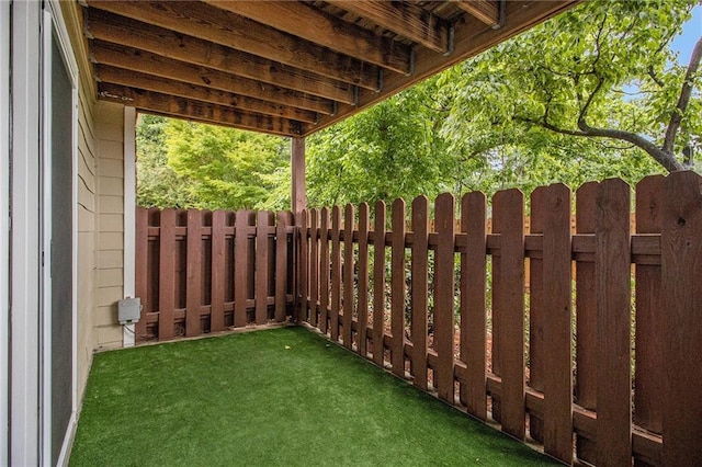 502 Brighton Pt, Atlanta, GA 30328 - view of yard