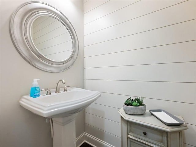2506 Skyland Dr NE Unit 17, Atlanta, GA 30319 - half bathroom featuring a sink