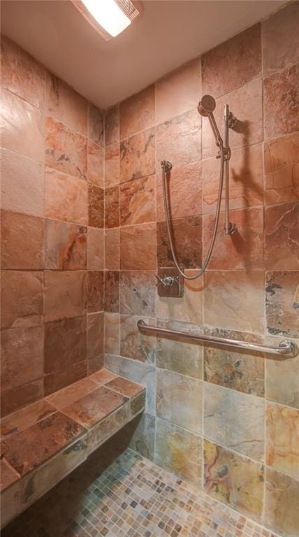 470 Ansley Walk Ter NE, Atlanta, GA 30309 - bathroom with a tile shower