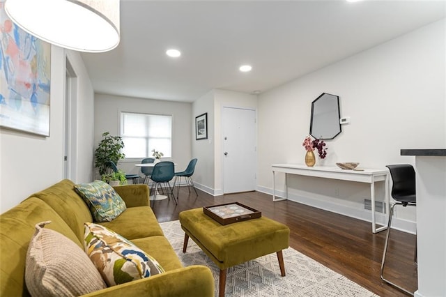 1437 Vesta Ave, East Point, GA 30344 - living area with recessed lighting, wood finished floors, baseboards, and a desk