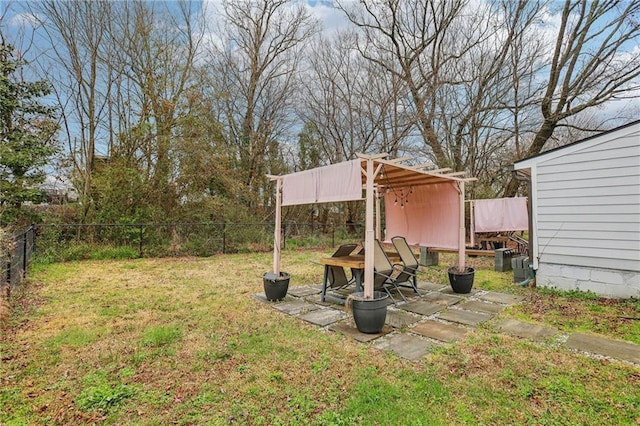 view of yard featuring a fenced backyard and an outbuilding