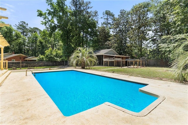 342 Spring Valley Rd, Waynesboro, GA 30830 - view of pool featuring a patio and view of wooded area