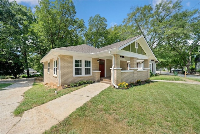 view of front of house featuring a front yard