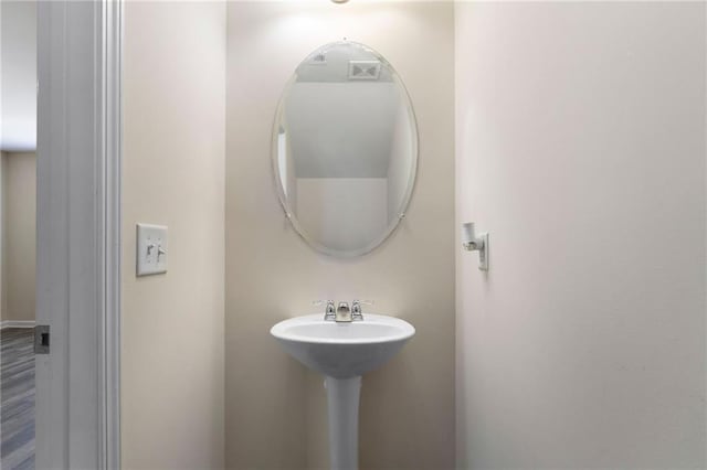 290 Middleton Ct, Chatsworth, GA 30705 - bathroom featuring a sink