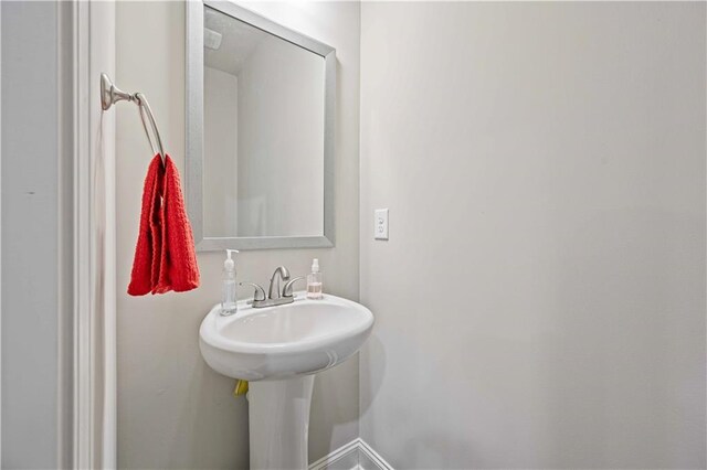 221 Irwell Path, Lawrenceville, GA 30044 - view of bathroom
