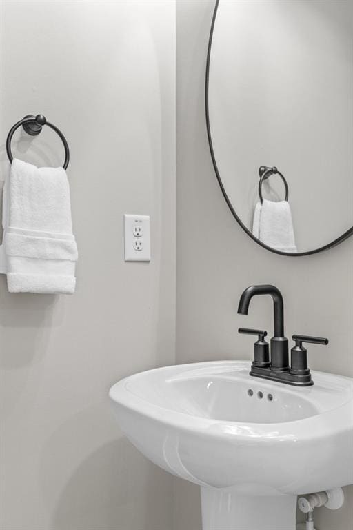 407 Estates View Dr, Acworth, GA 30101 - bathroom featuring a sink