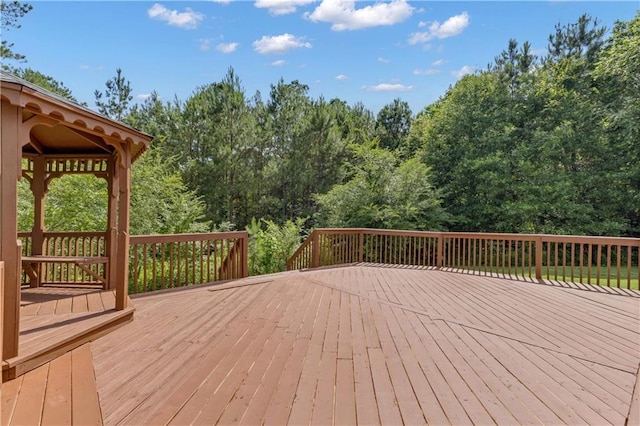 102 Plantation Dr, Lagrange, GA 30277 - view of wooden deck