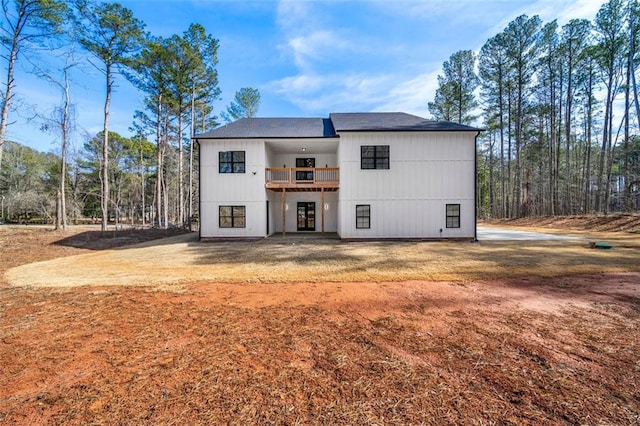 exterior space featuring a lawn