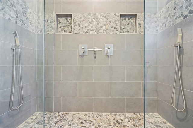 4115 Merritt Dr, Cumming, GA 30041 - bathroom featuring tiled shower