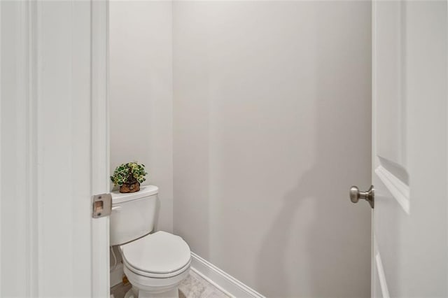 993 Harvest Park Ln, Suwanee, GA 30024 - bathroom featuring toilet and baseboards