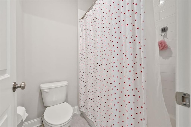 993 Harvest Park Ln, Suwanee, GA 30024 - bathroom with baseboards and toilet