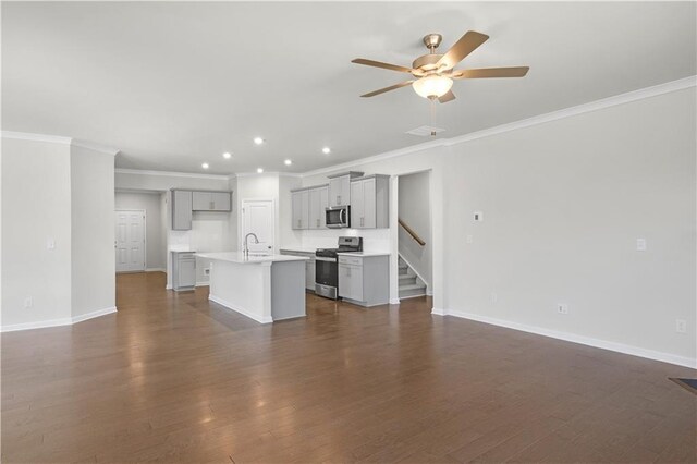 carpeted bedroom featuring a raised ceiling