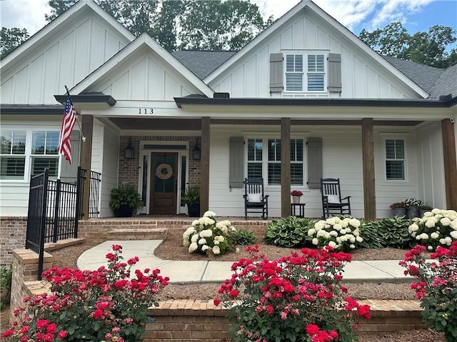 view of front of house featuring covered porch