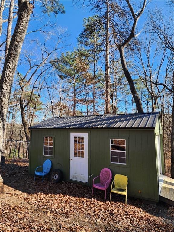 view of outbuilding