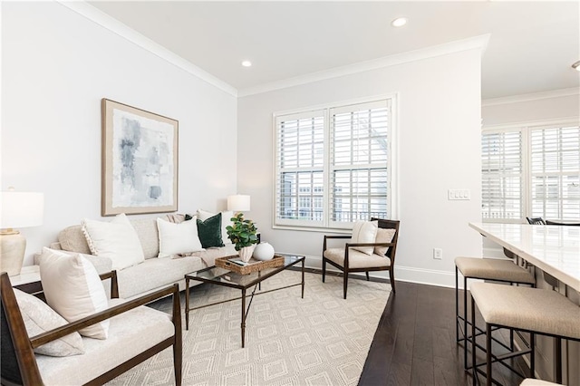 living room with recessed lighting, baseboards, ornamental molding, and dark wood finished floors